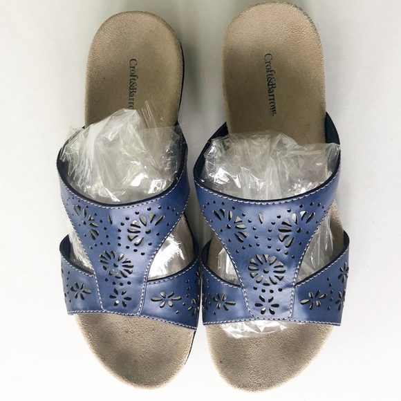 Croft and Barrow Faux Leather Strappy Slip-on Sandals with Cut Outs Cushioned - Picture 5 of 7